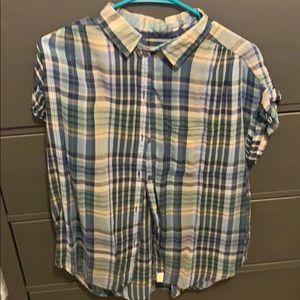 Short sleeve plaid button down